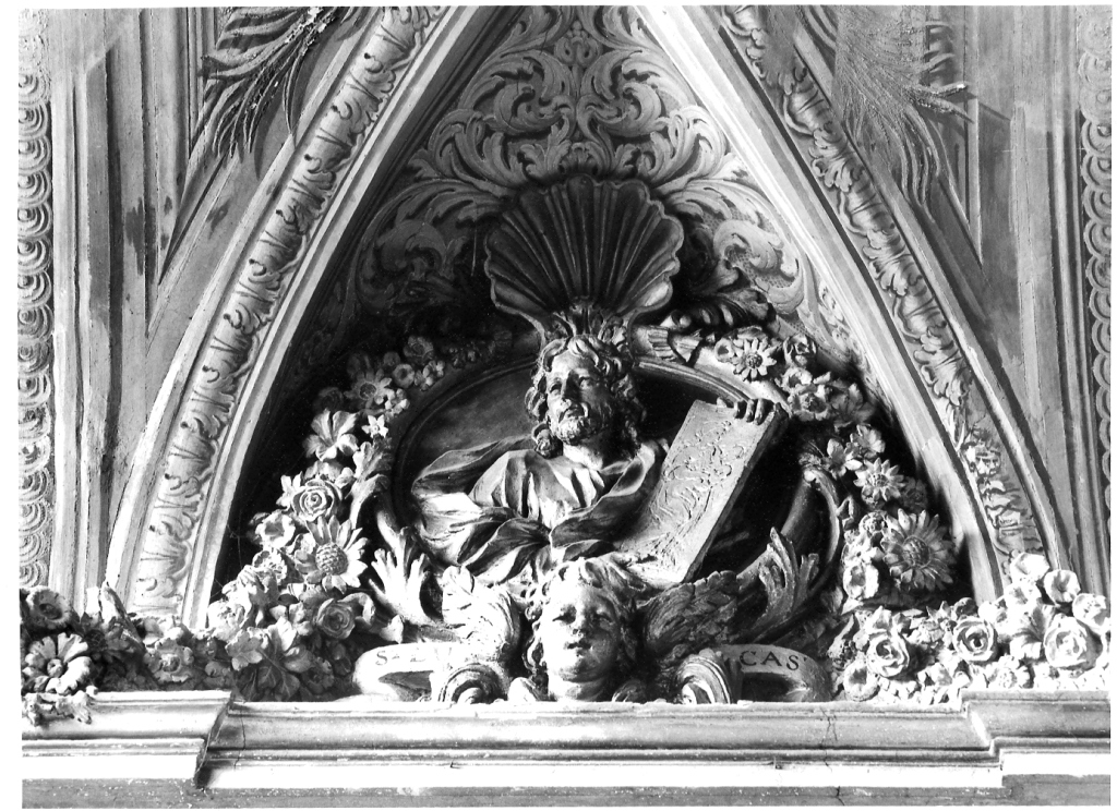 San Luca (decorazione plastica) di Ottoni Lorenzo (maniera), Maille Michel (maniera) (ultimo quarto sec. XVII)