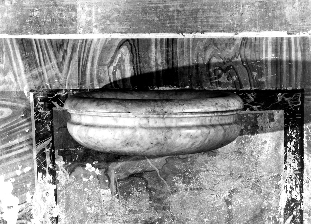 acquasantiera da parete - ambito romano (sec. XVII)