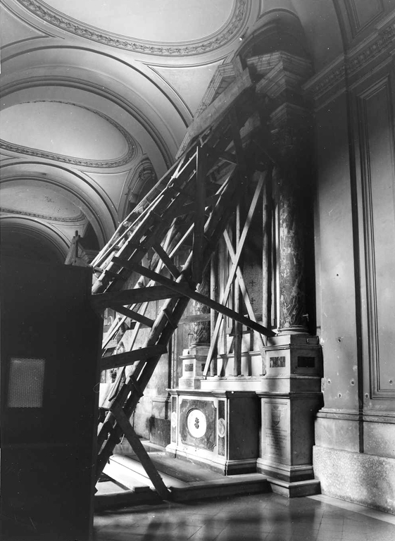 altare - ambito romano (sec. XX)