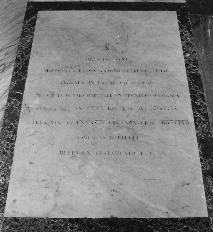 lapide tombale - bottega famiglia Medici (sec. XX)