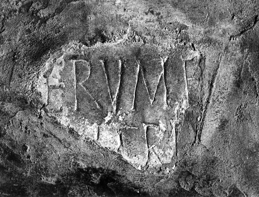 lapide tombale, frammento - ambito romano (secc. III/ IV)