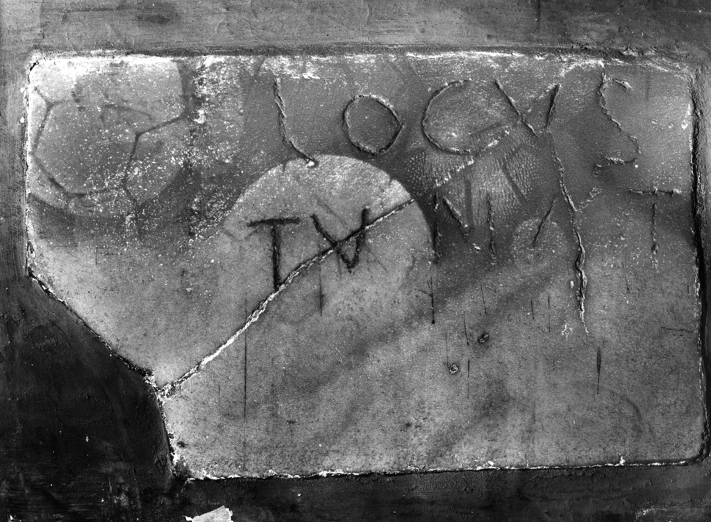 lapide tombale, frammento - ambito romano (secc. III/ IV)