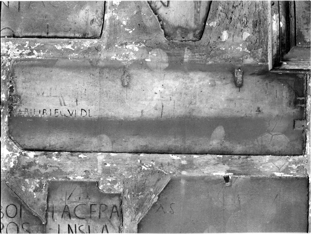 lapide tombale, frammento - ambito romano (secc. III/ IV)