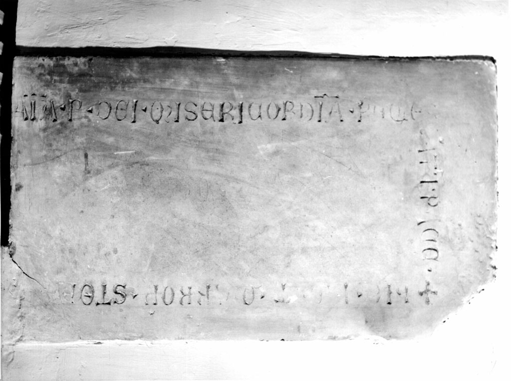 lapide tombale - ambito romano (sec. XIV)
