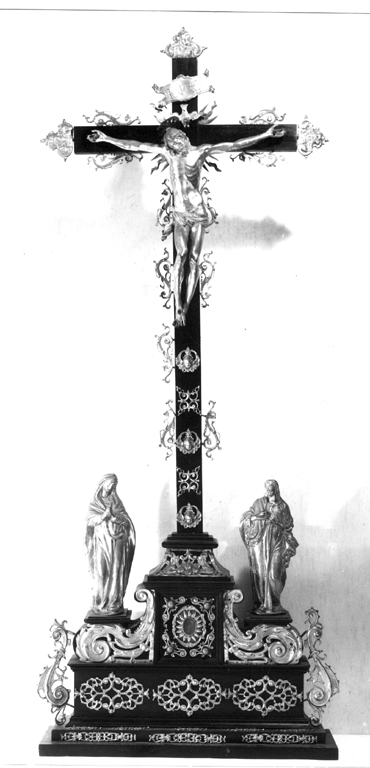 crocifissione di Cristo con la Madonna, San Giovanni Evangelista (croce d'altare) - ambito Italia meridionale (sec. XVII)