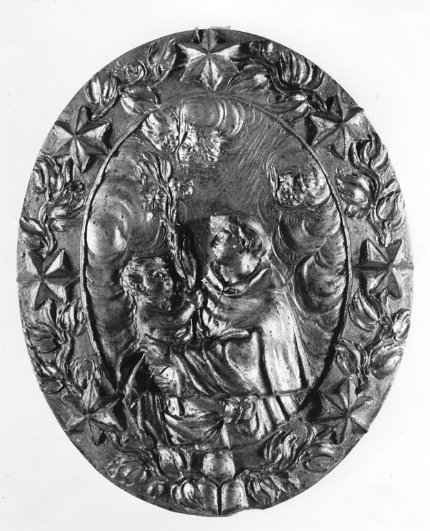 Sant'Antonio da Padova con il bambino (rilievo) di Pellegrini Alessio (sec. XVII)