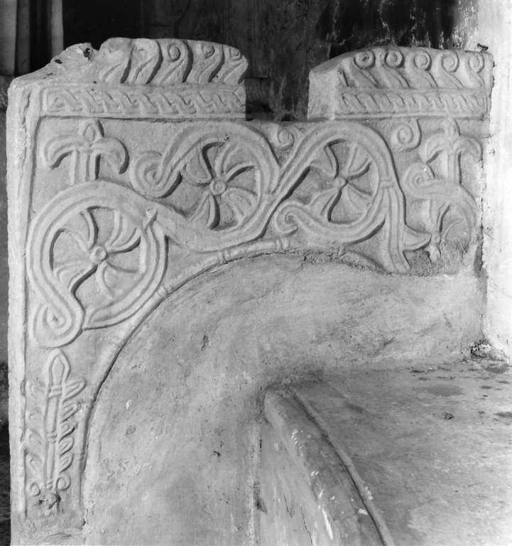 architrave di ciborio - ambito romano (sec. IX)