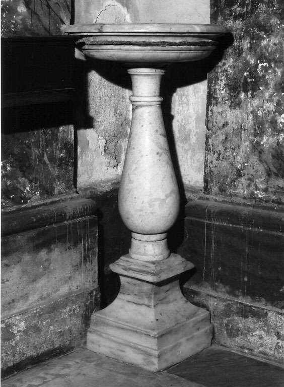 acquasantiera - ambito romano (secc. XVI/ XVII)