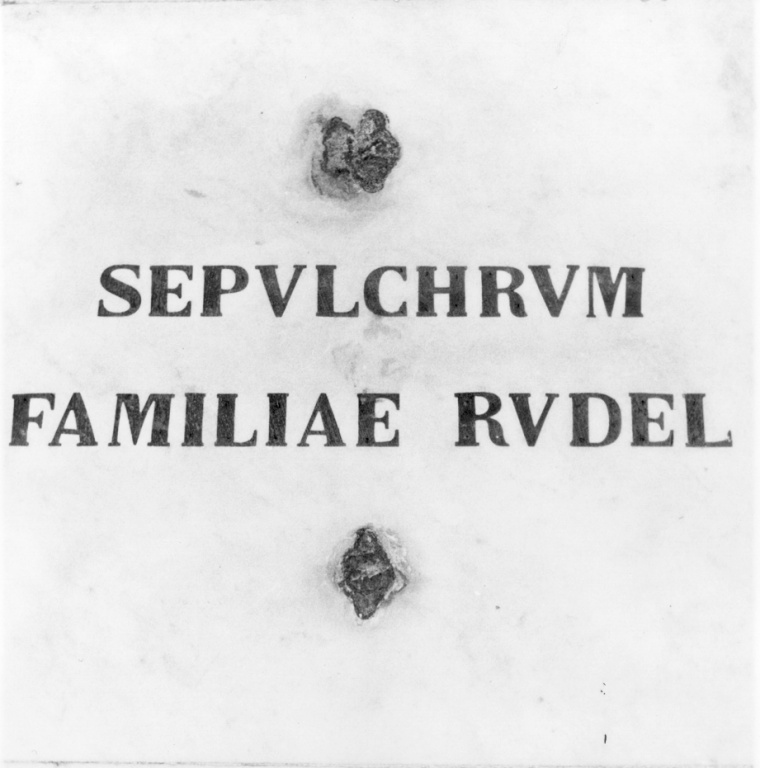 lapide tombale - produzione romana (sec. XIX)