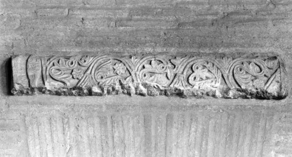 motivi decorativi a girali (scultura, frammento) - bottega romana (fine/inizio secc. X/ XI)