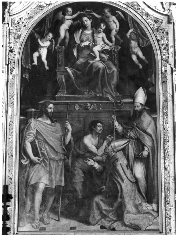 Madonna con Bambino tra i SS. Giacomo, Martino, Eligio, Ampelio (dipinto) di Siciolante Girolamo (sec. XVI)