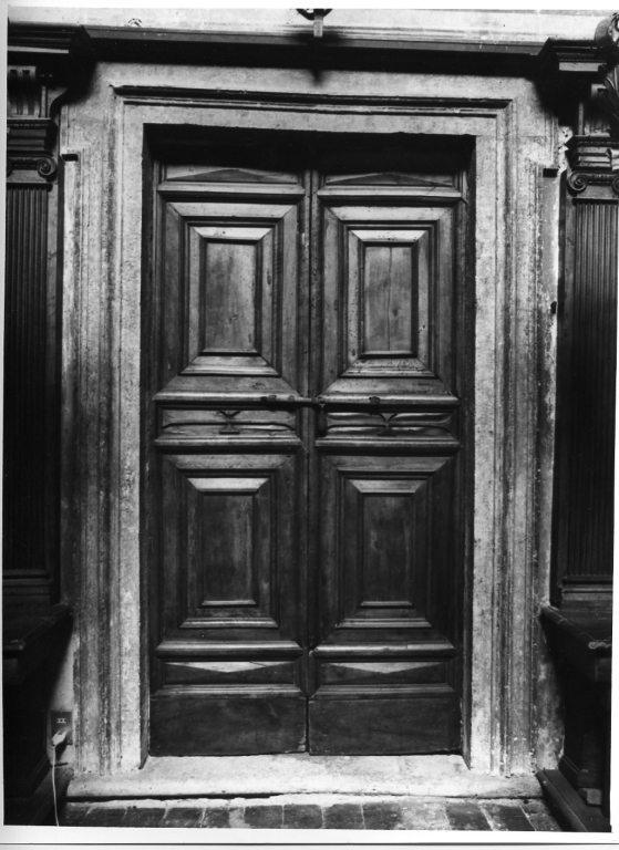 porta - a due battenti, serie - ambito romano (ultimo quarto sec. XVI)