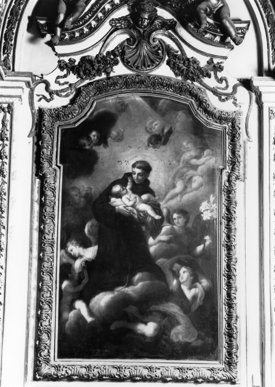 Sant'Antonio da Padova con Gesù Bambino e angeli (pala d'altare) di Calandrucci Giacinto (inizio sec. XVIII)