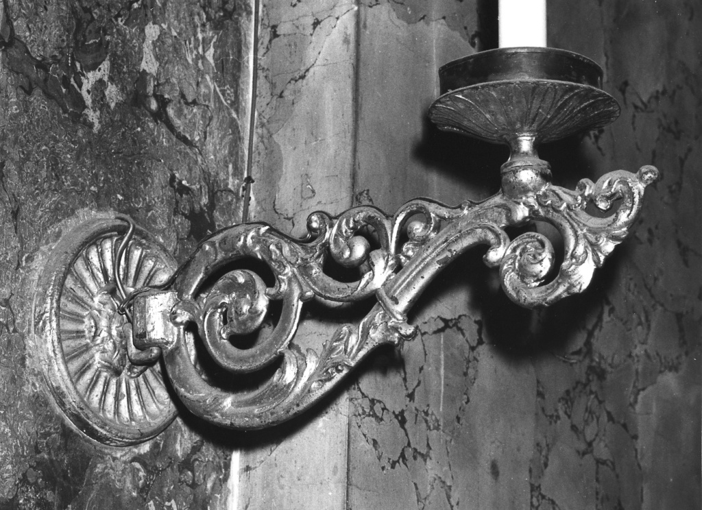 candeliere da parete, serie - ambito romano (primo quarto sec. XX)