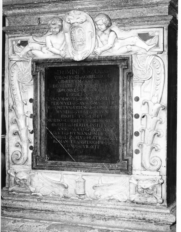 lapide tombale, opera isolata - ambito romano (sec. XVI)