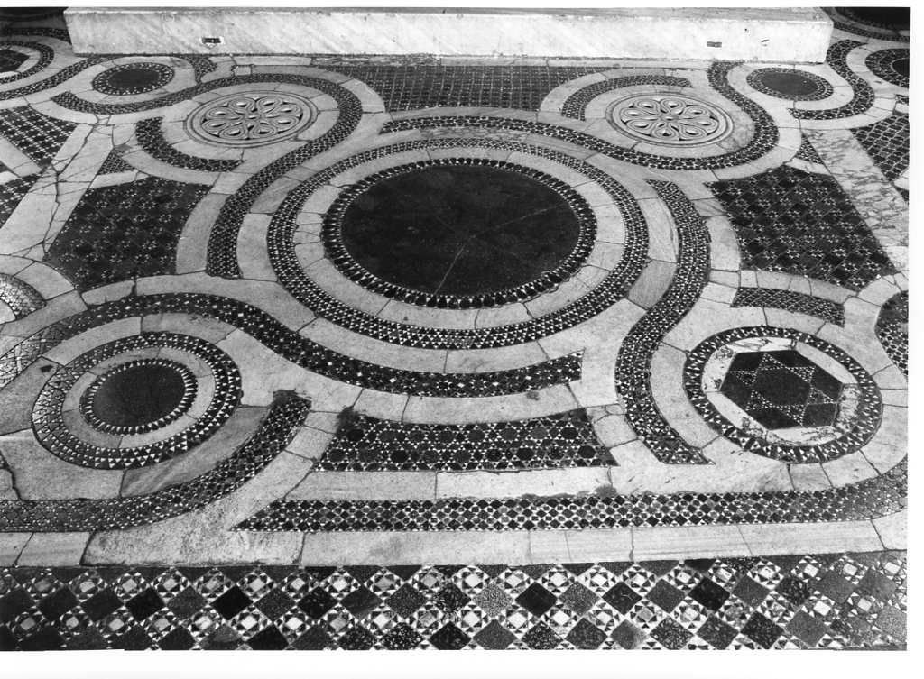 pavimento, insieme di Vassalletto famiglia (attribuito) (prima metà sec. XIII)