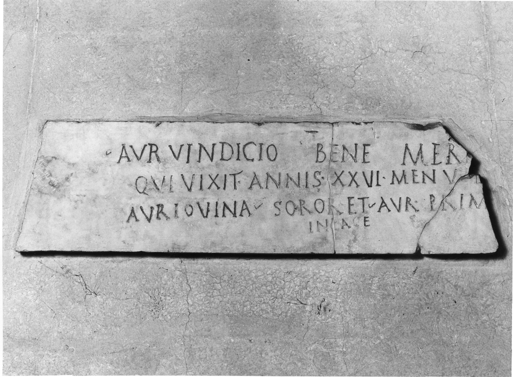 lapide tombale, frammento - ambito romano (secc. IV/ VII)