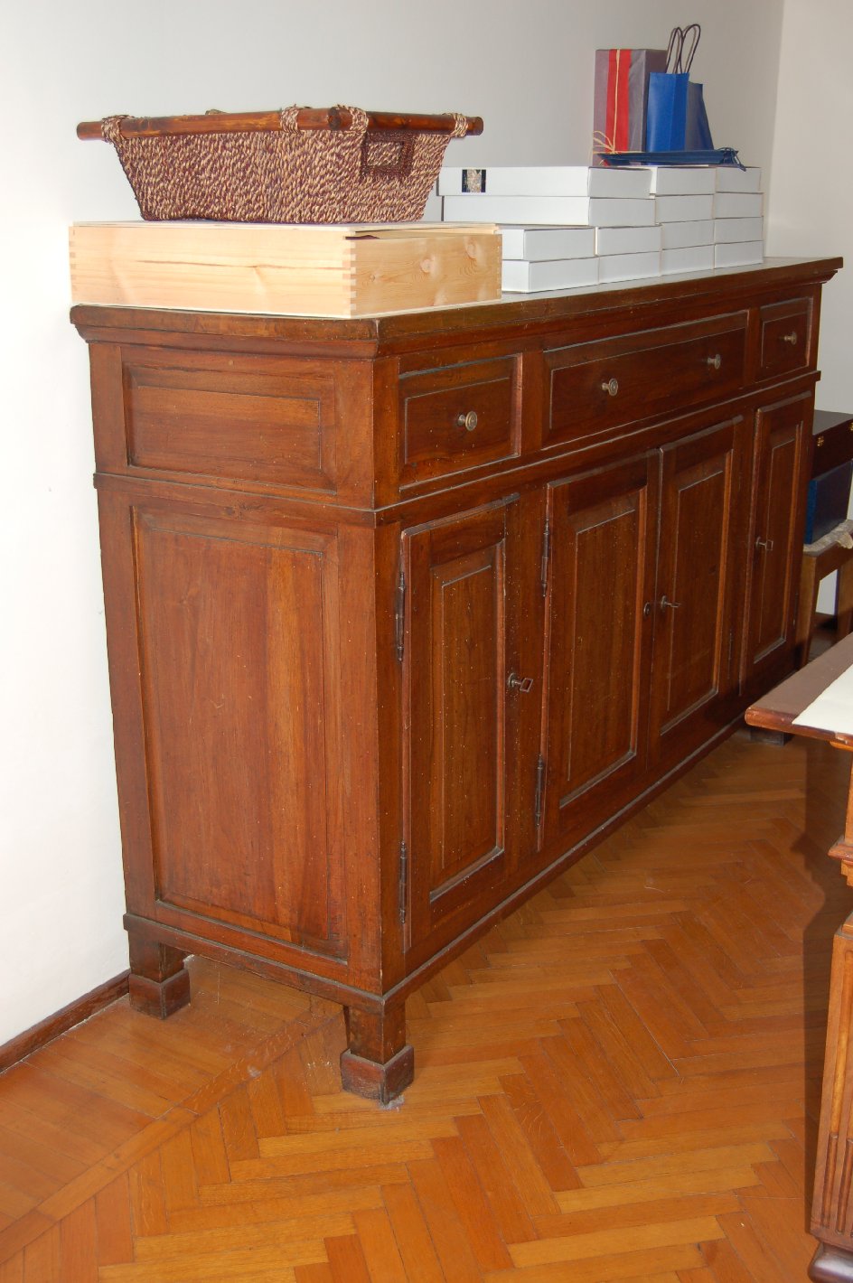 credenza, opera isolata - ambito Italia settentrionale (prima metà sec. XX)