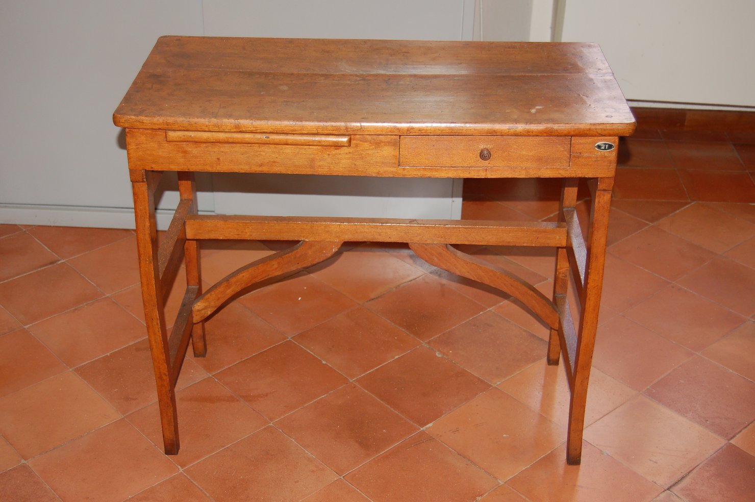 tavolino, opera isolata - ambito Italia settentrionale (ultimo quarto sec. XIX)