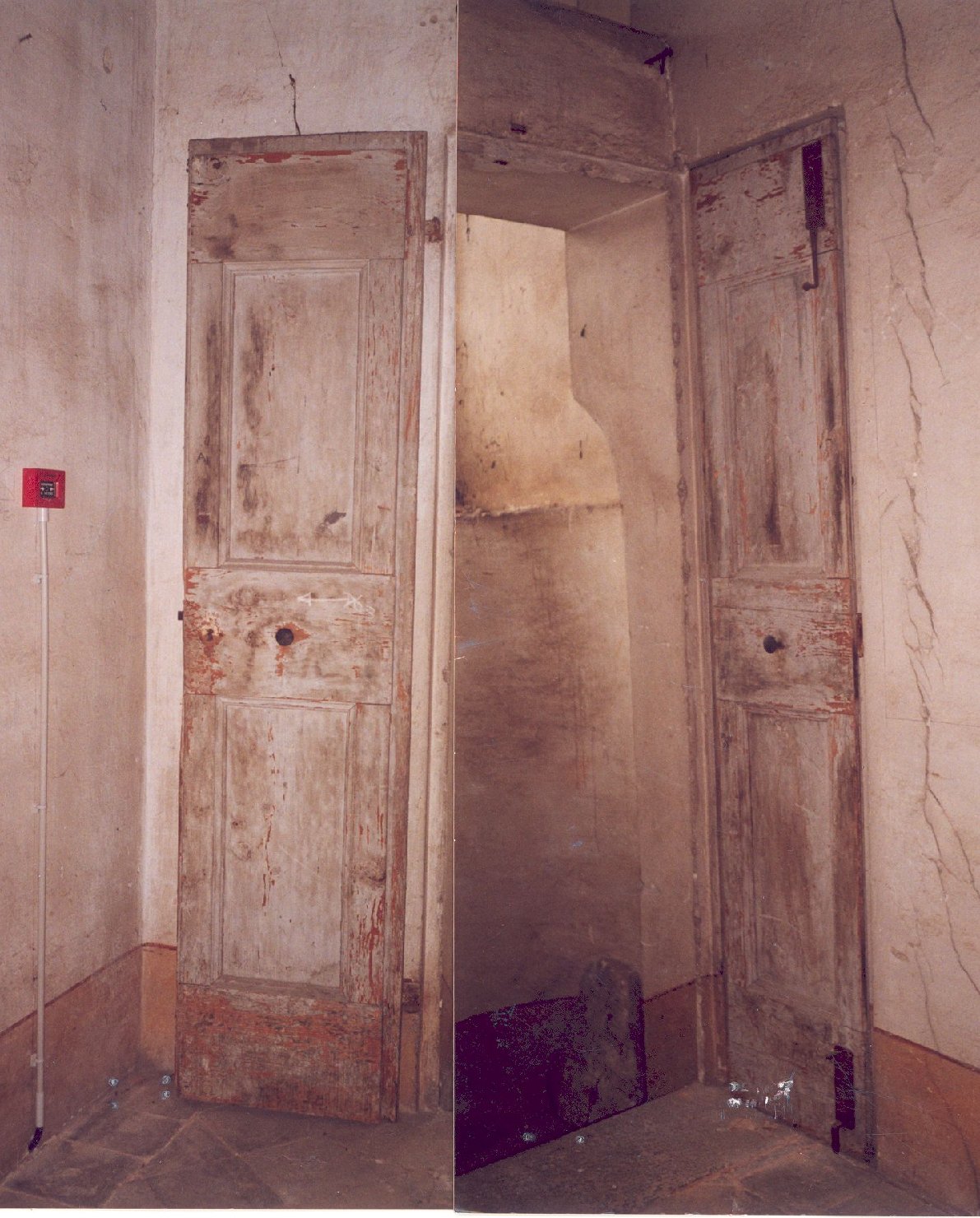 porta - a due battenti, serie - produzione mantovana (sec. XVIII)