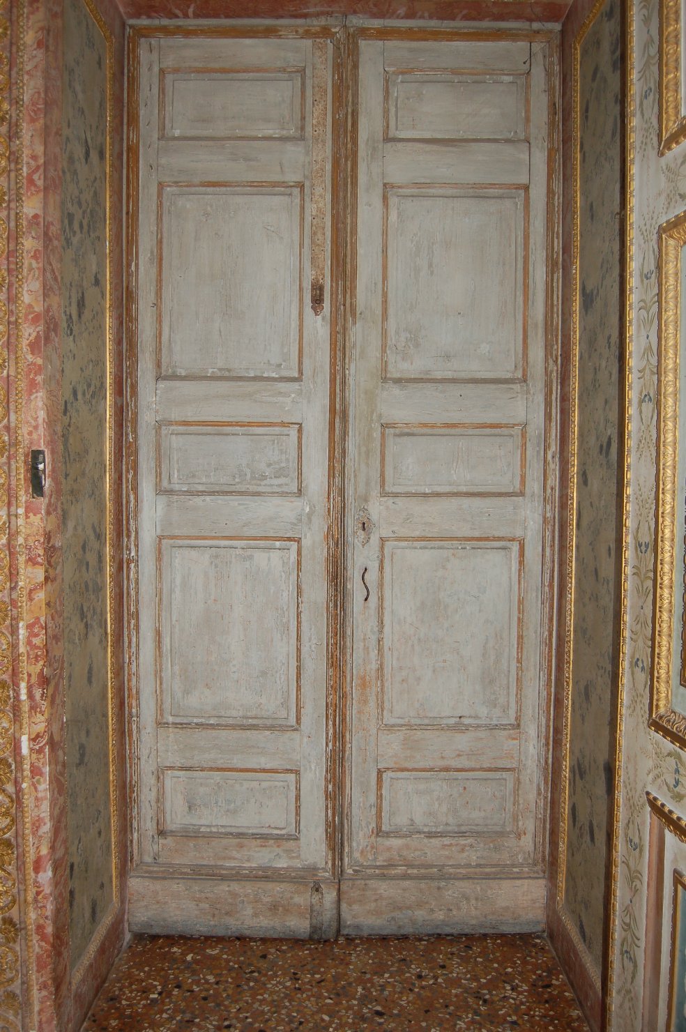 porta - a due battenti, opera isolata - ambito mantovano (sec. XVIII, sec. XIX)