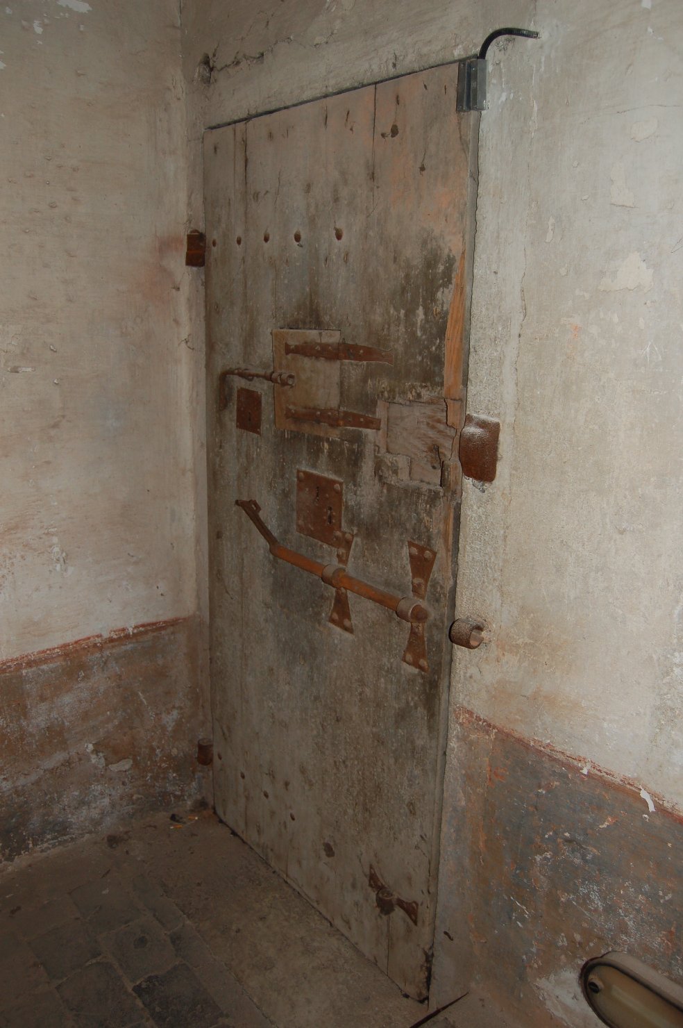 porta - ad un battente, opera isolata - produzione mantovana (sec. XIX)