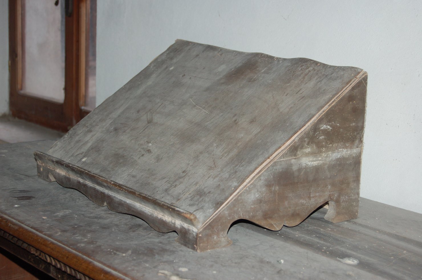 leggio da tavolo, opera isolata - ambito lombardo (prima metà sec. XX)