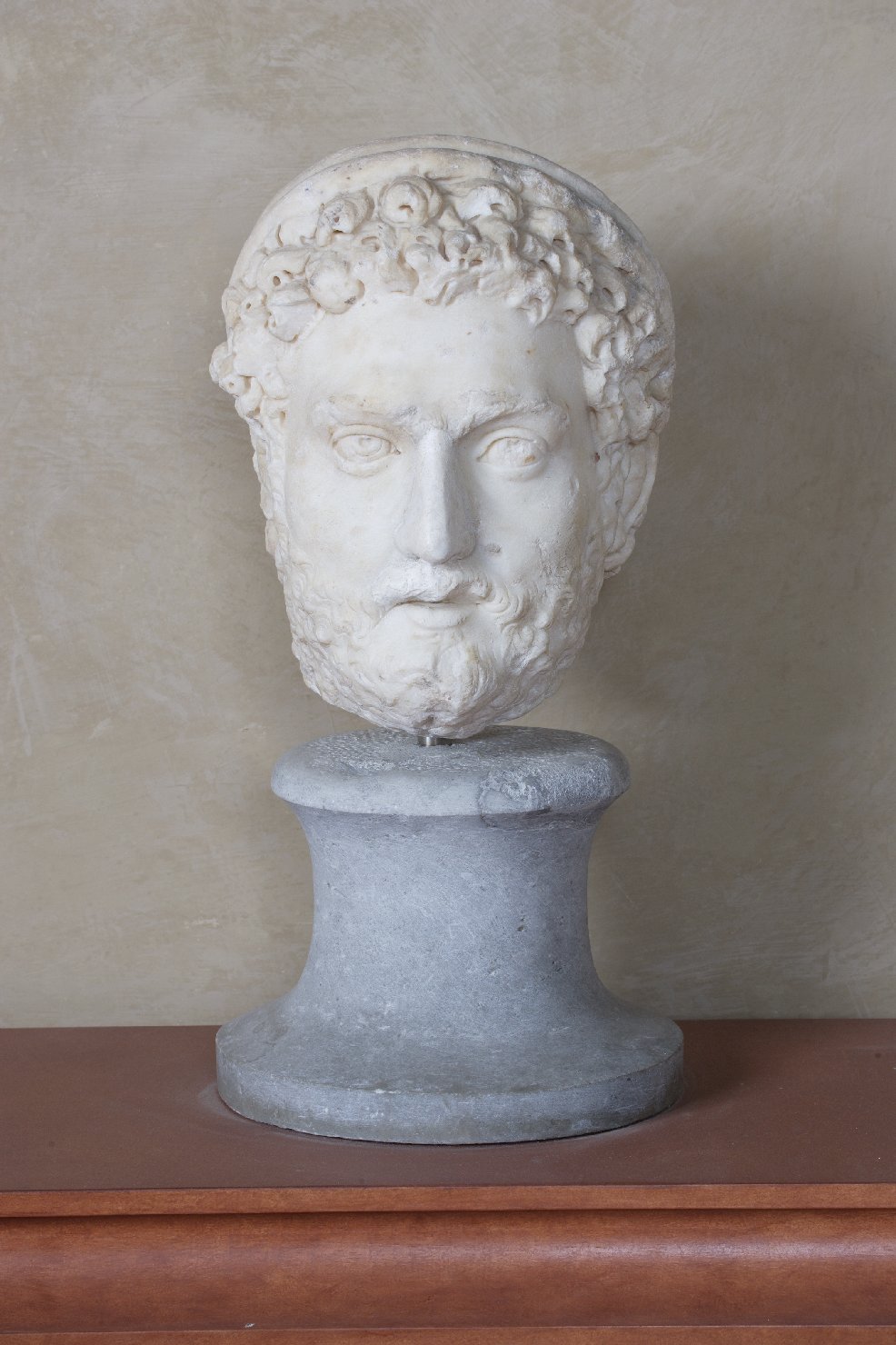 testa di figura di sacerdote (?) (Ransa)/ Ercole (Levi) (scultura, frammento) - arte romana (seconda metà sec. II)