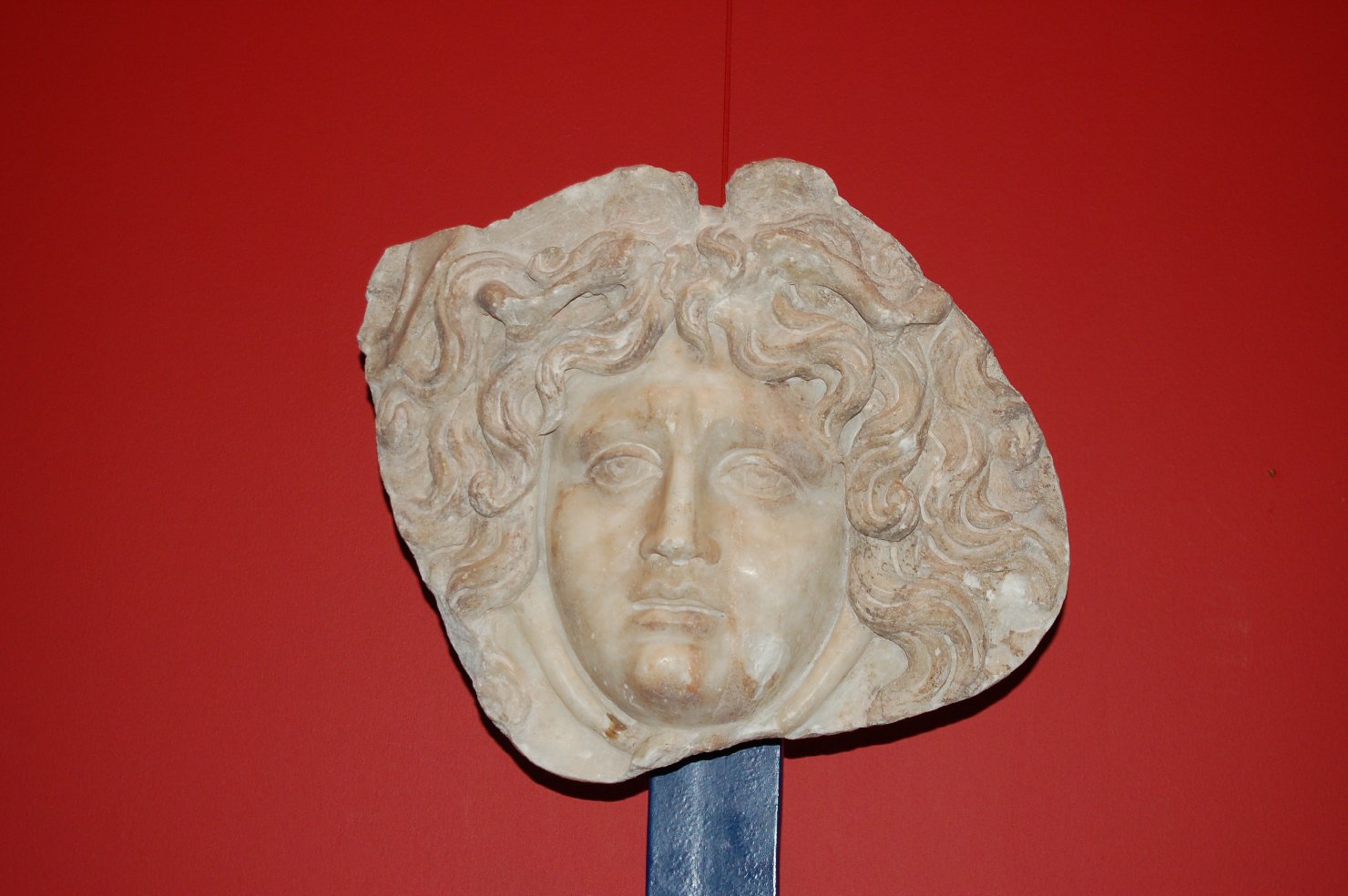 Medusa (testa) (scultura, frammento) - arte romana (ultimo quarto sec. II)