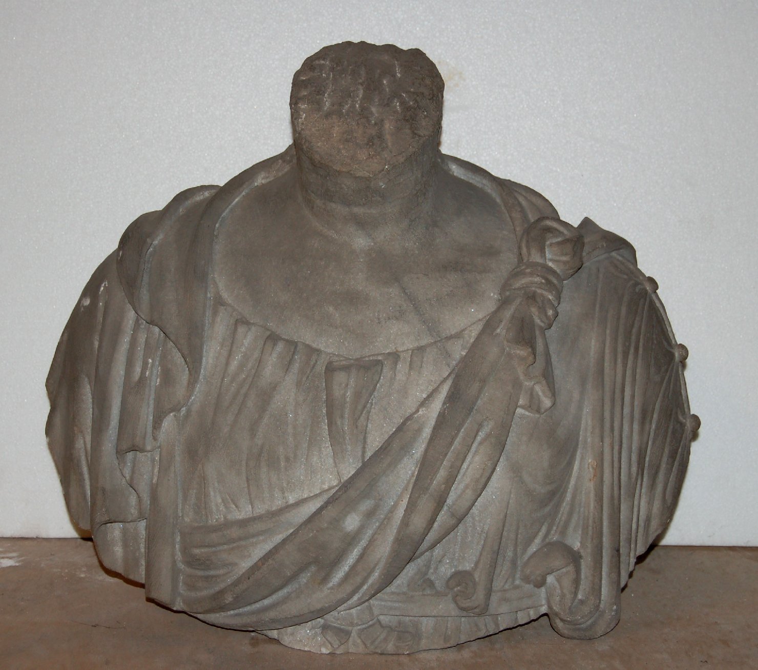Figura muliebre (acefala) (busto, frammento) - arte romana (sec. I)