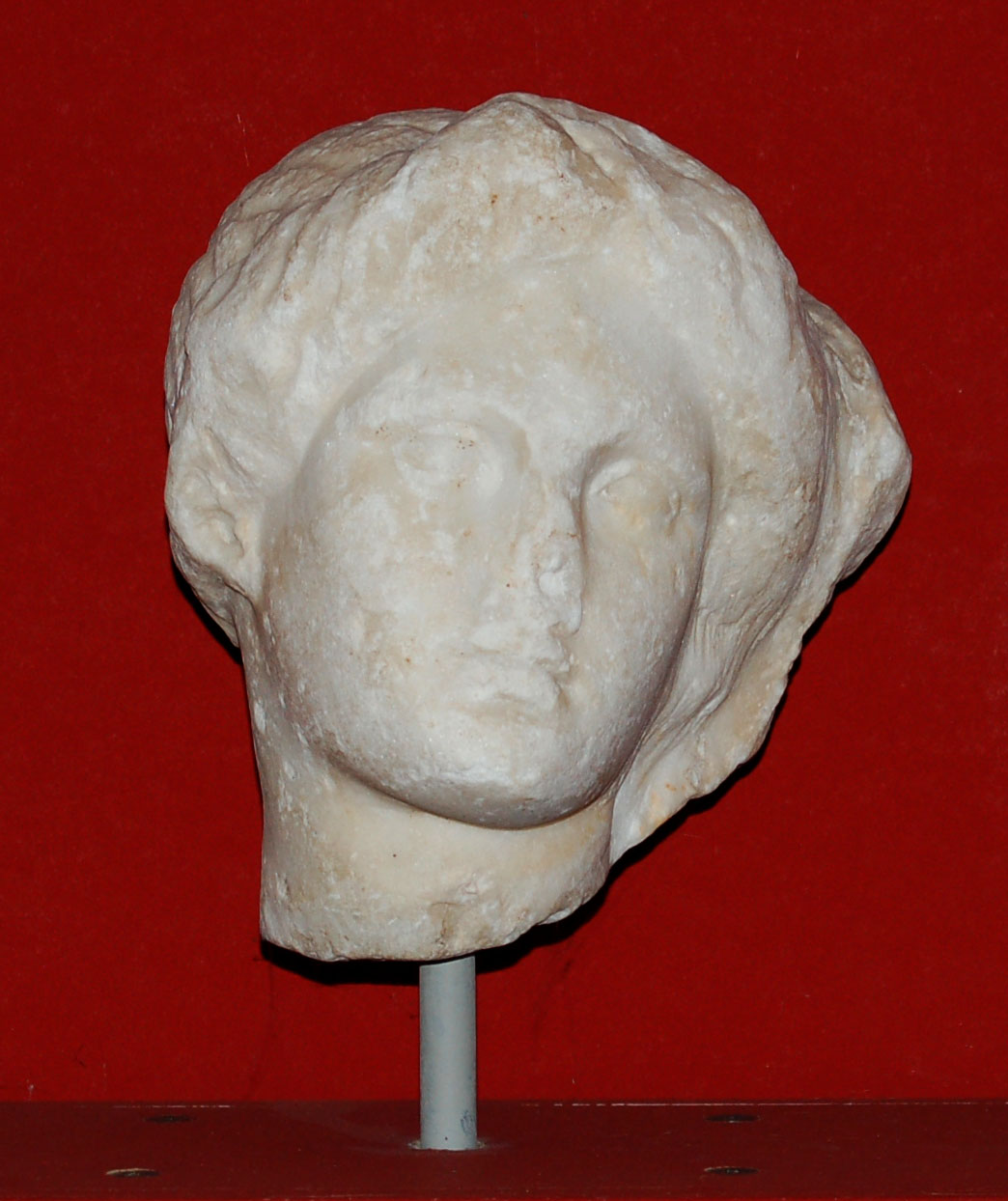 Figura femminile (testa) (rilievo, frammento) - arte greca (terzo quarto sec. IV a.C)