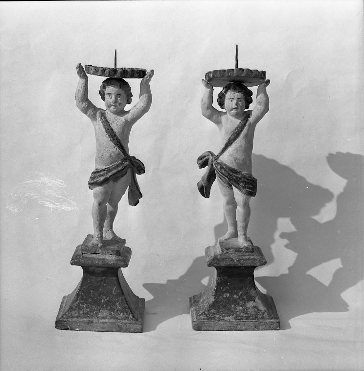 statuetta portacandelabro, coppia - bottega marchigiana (sec. XVII)