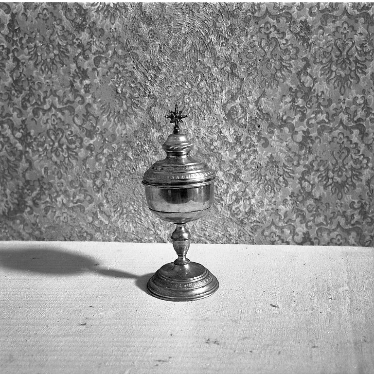 pisside - bottega marchigiana (metà sec. XX)