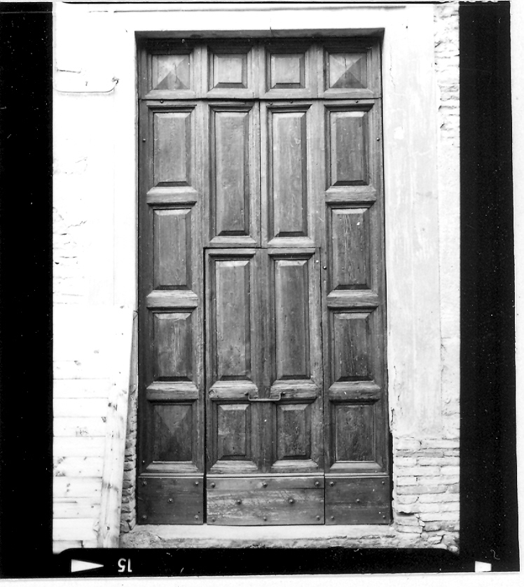 portone - bottega marchigiana (fine/inizio secc. XIX/ XX)