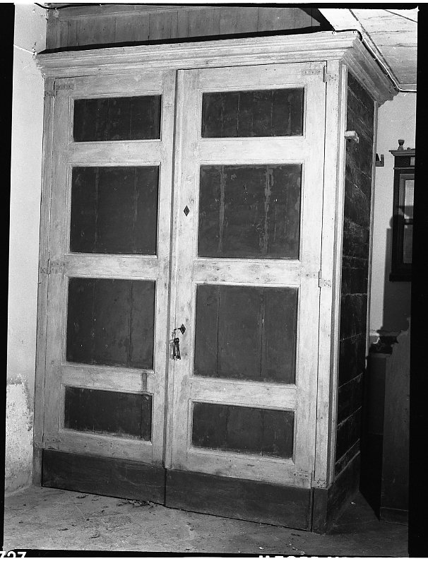 armadio, coppia - bottega marchigiana (fine/inizio secc. XIX/ XX)