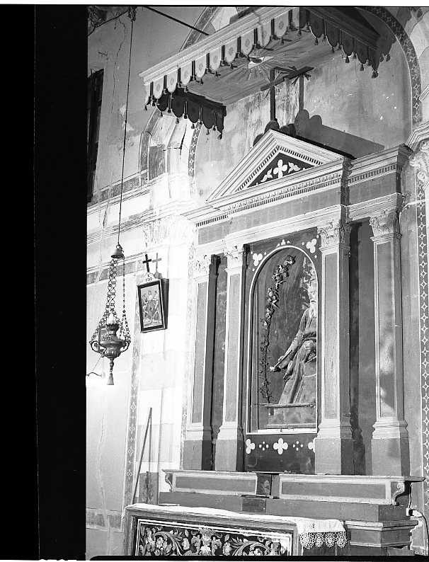 altare, coppia - bottega marchigiana (prima metà sec. XX)