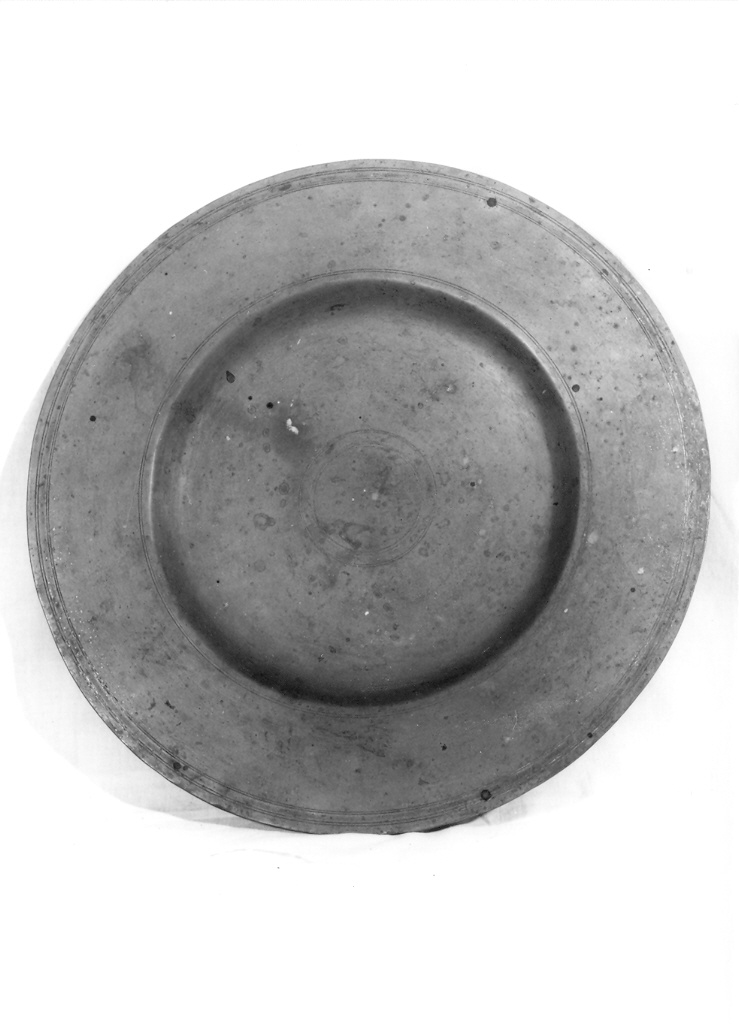 piatto per elemosine, opera isolata - bottega di Pennabilli (fine/inizio secc. XVII/ XVIII)