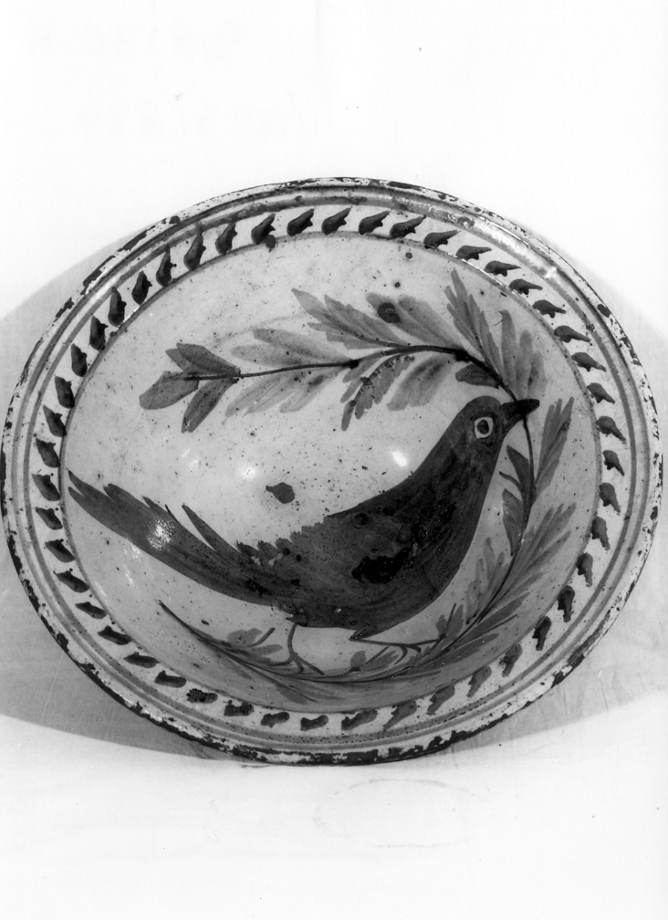 merlo con ramo (catino, opera isolata) - bottega di Pennabilli (sec. XVIII)