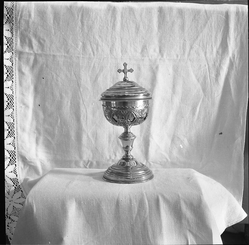 pisside - produzione marchigiana (prima metà sec. XX)