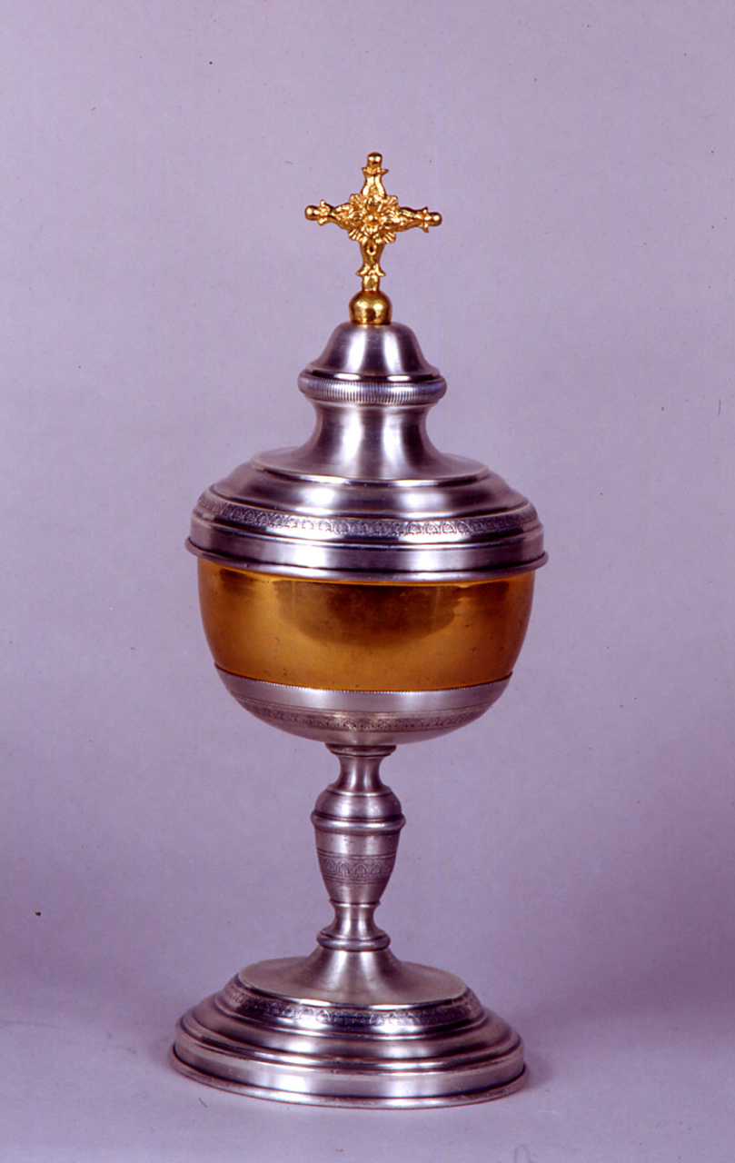 pisside - bottega italiana (prima metà sec. XX)