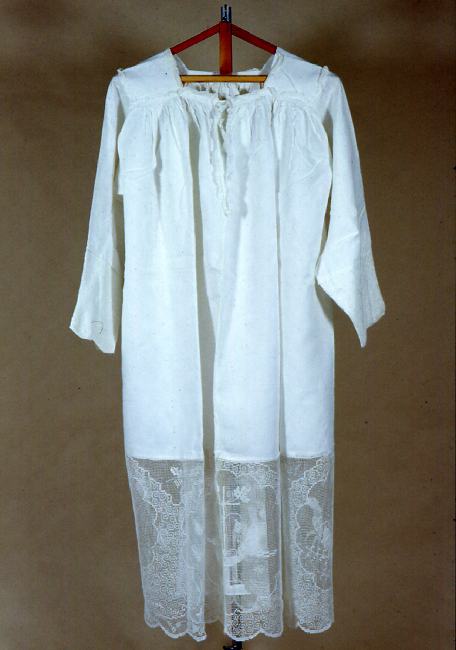 camice - manifattura marchigiana (prima metà sec. XX)