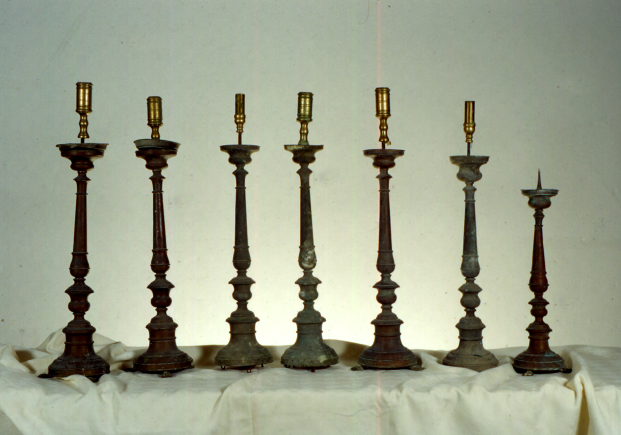 candeliere, elemento d'insieme - bottega Italia centrale (prima metà sec. XX)