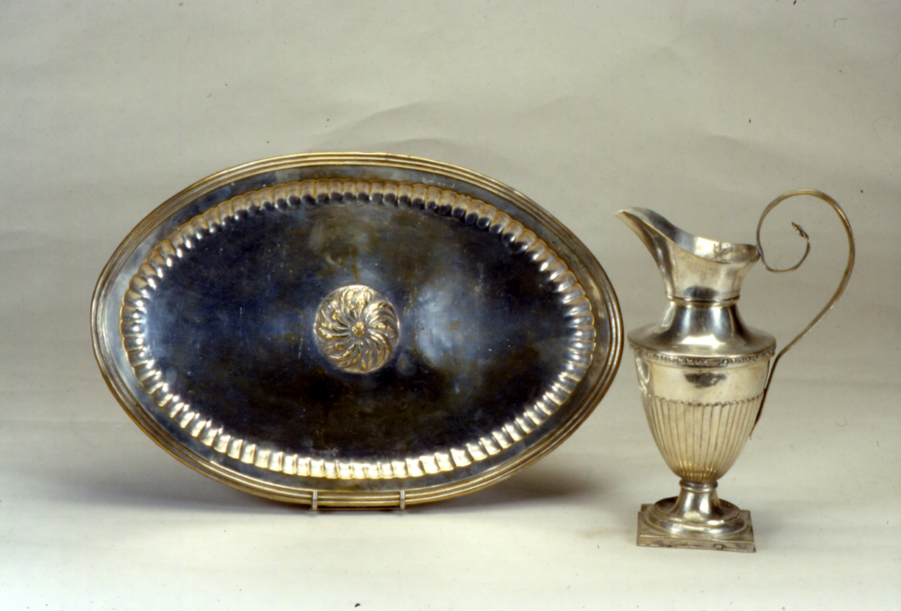 brocca, elemento d'insieme - bottega marchigiana (seconda metà sec. XVIII)