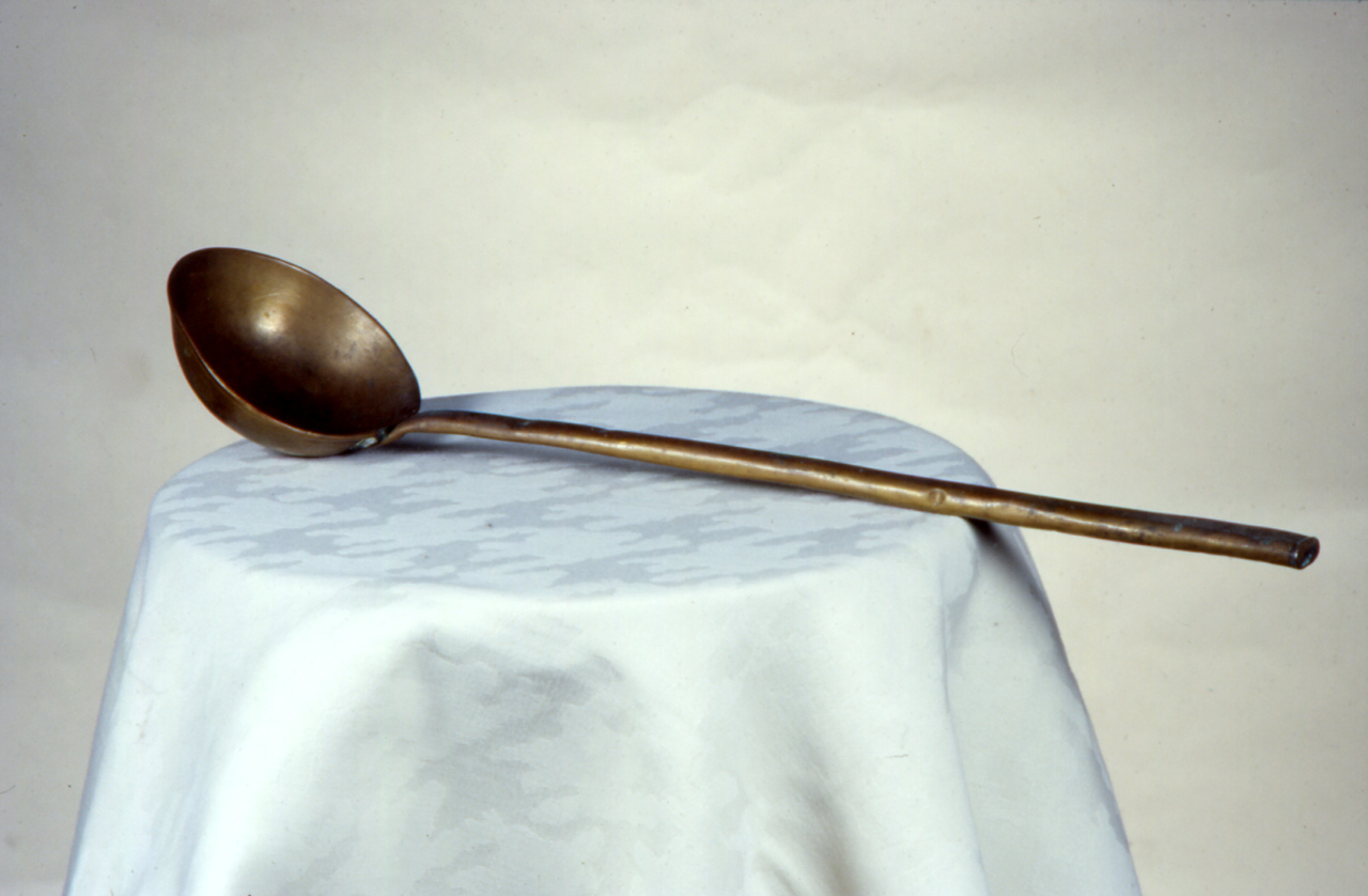 mestolo battesimale - bottega marchigiana (prima metà sec. XX)