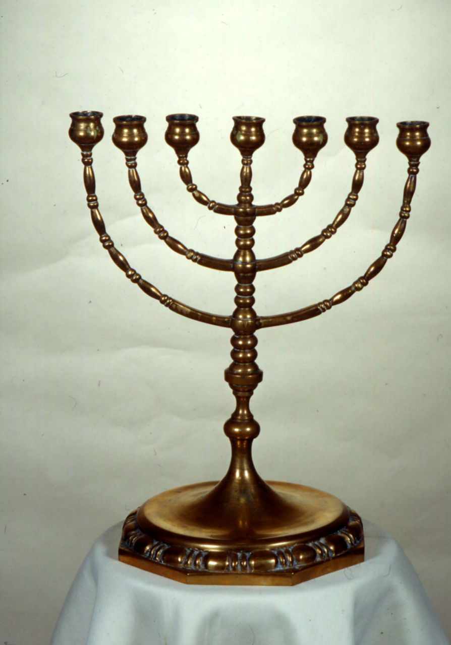 candelabro - produzione Italia centrale (prima metà sec. XX)