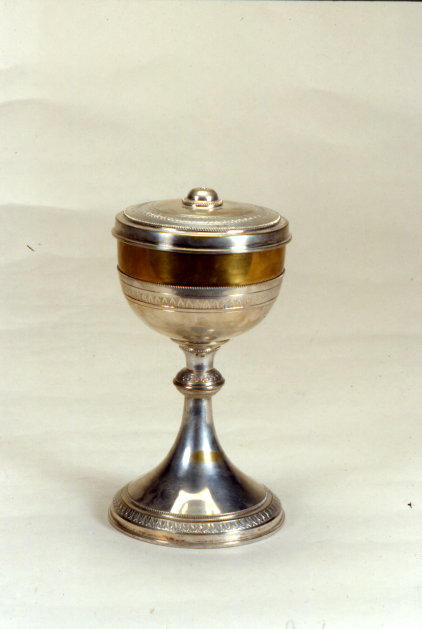 pisside - bottega marchigiana (prima metà sec. XX)