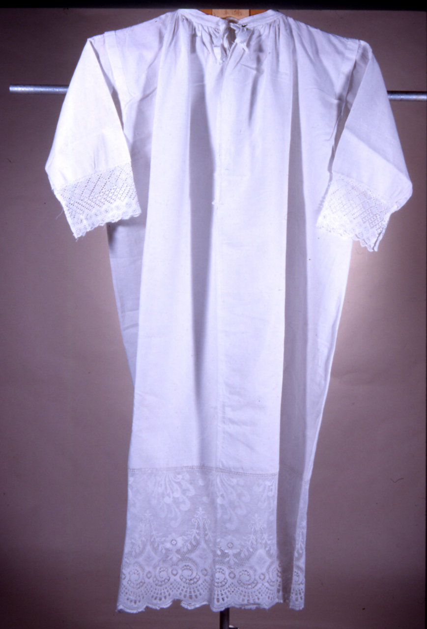 camice - manifattura marchigiana (prima metà sec. XX)