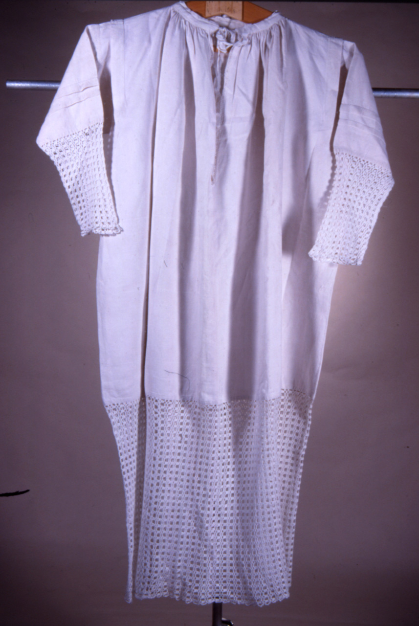 camice - manifattura marchigiana (prima metà sec. XX)