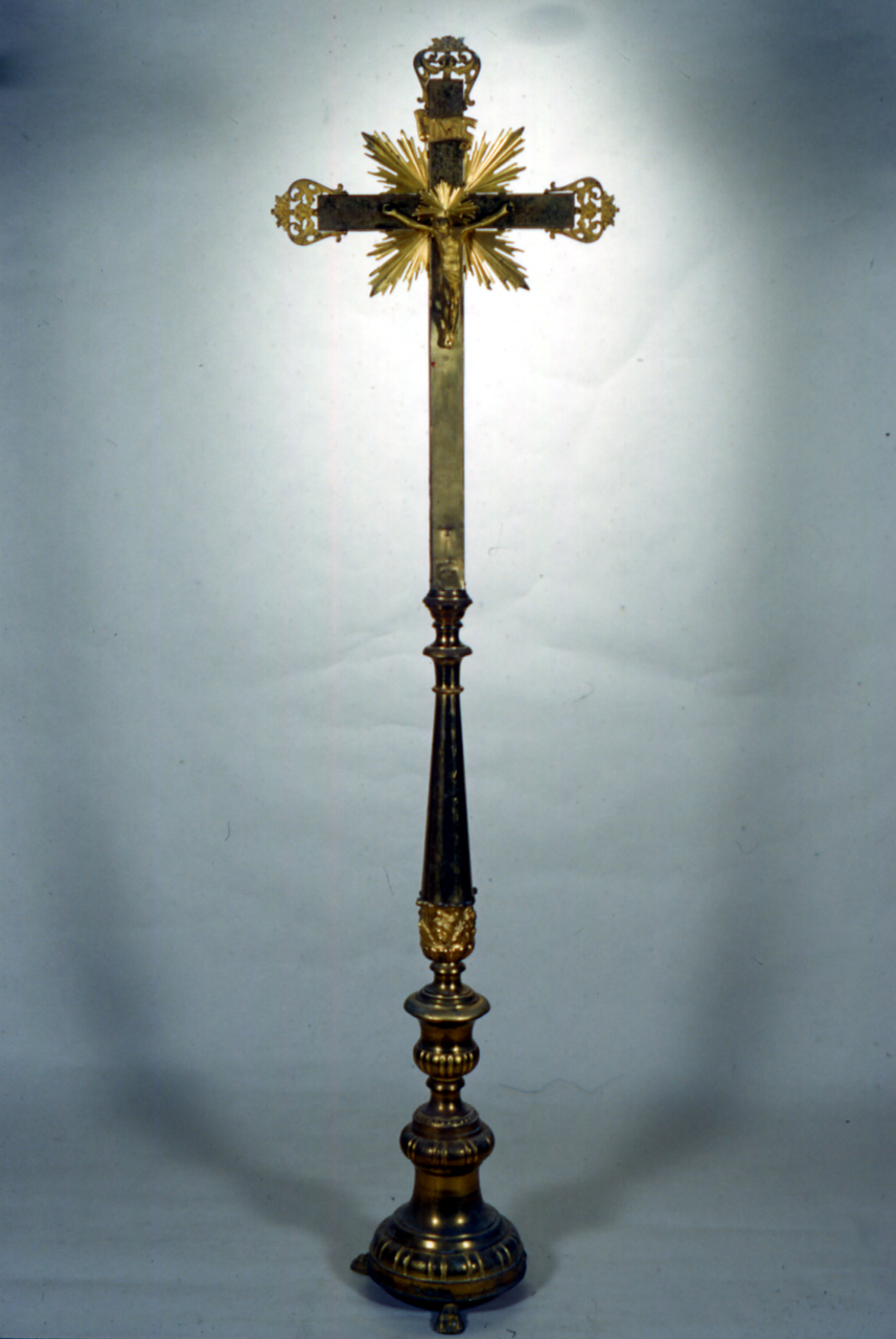croce d'altare, elemento d'insieme - produzione Italia centrale (prima metà sec. XX)