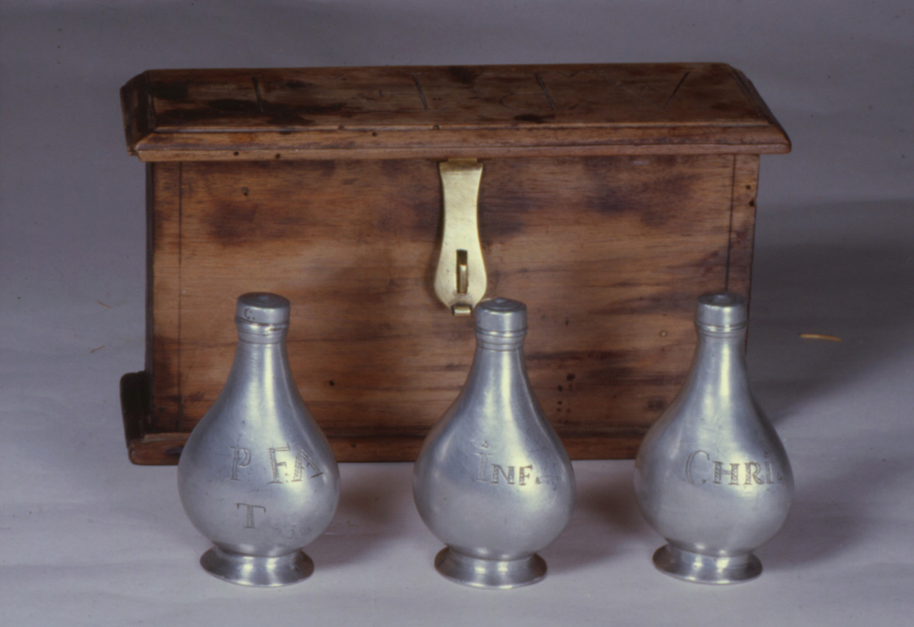 vasetti per oli santi, serie - bottega marchigiana (sec. XVIII)